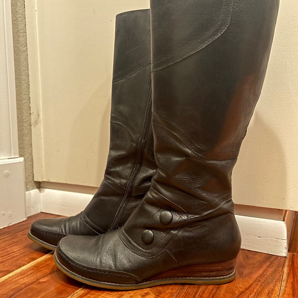 Miz Mooz black leather button zipper boot size 10